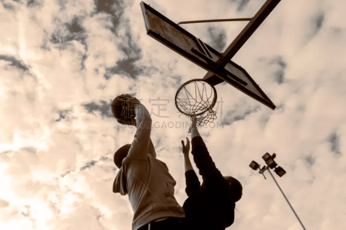 欧文：南门不配曼联，球迷反对保守